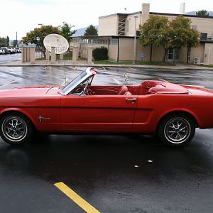 1965 mustang, CAR WAS ONCES A COUPE
TOP WAS REMOVED.