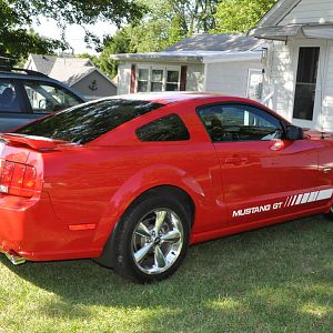 Lar's red pony