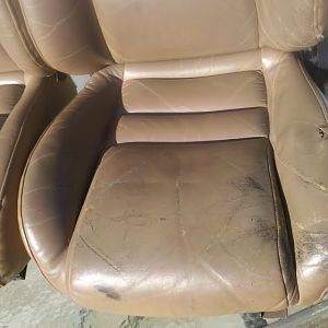 seats 4