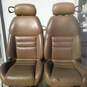 seats 9