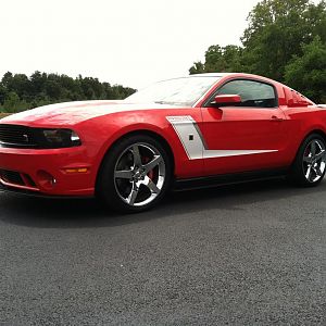 Just tried a new paint sealent on the car, what a difference in the shine and depth
.